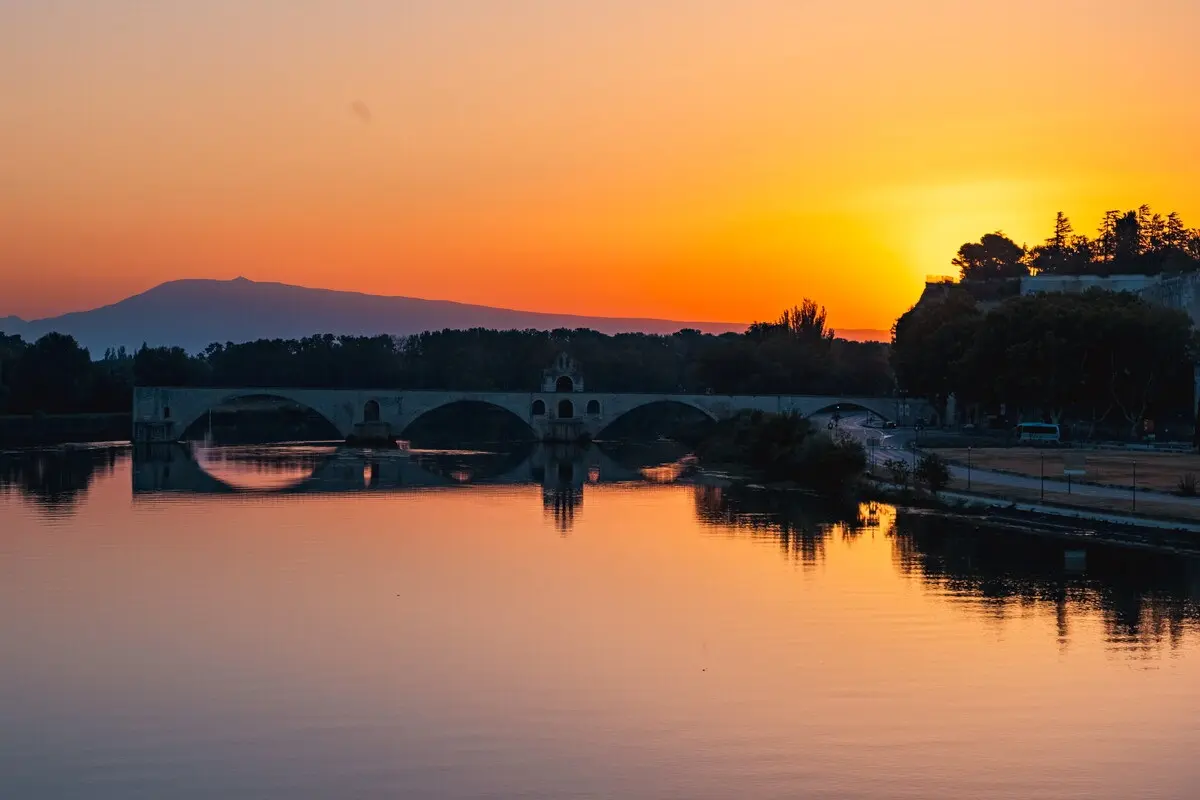 Lever de soleil sur le Pont Saint-Bénezet